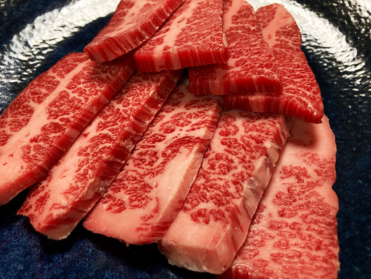 いかりスーパーの黒毛和牛焼肉用バラ肉のお肉鑑賞